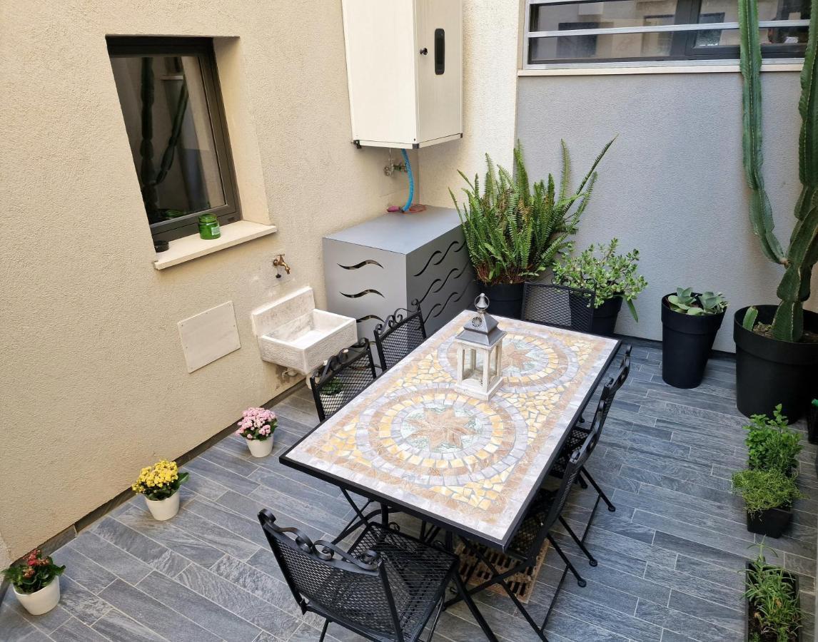 The White Domus Apartment