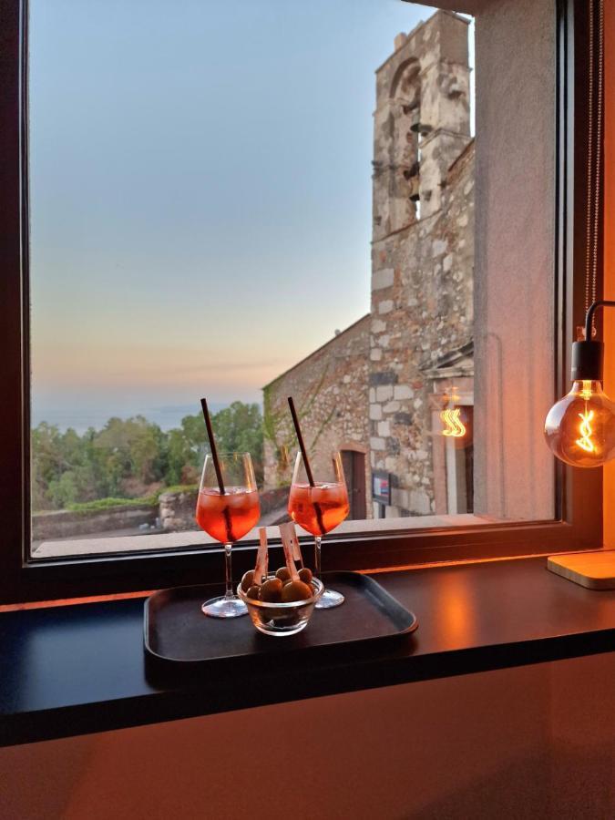 The White Domus Apartment