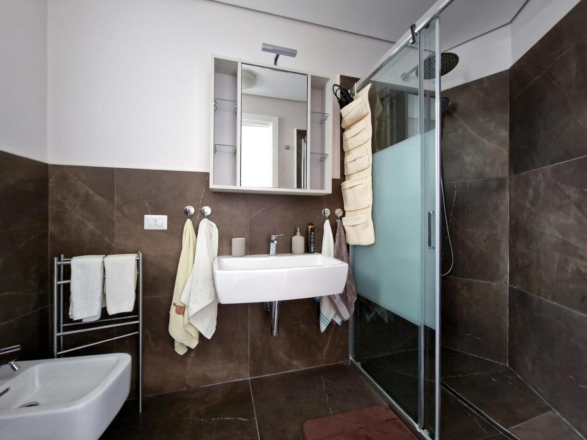 The White Domus Apartment *
