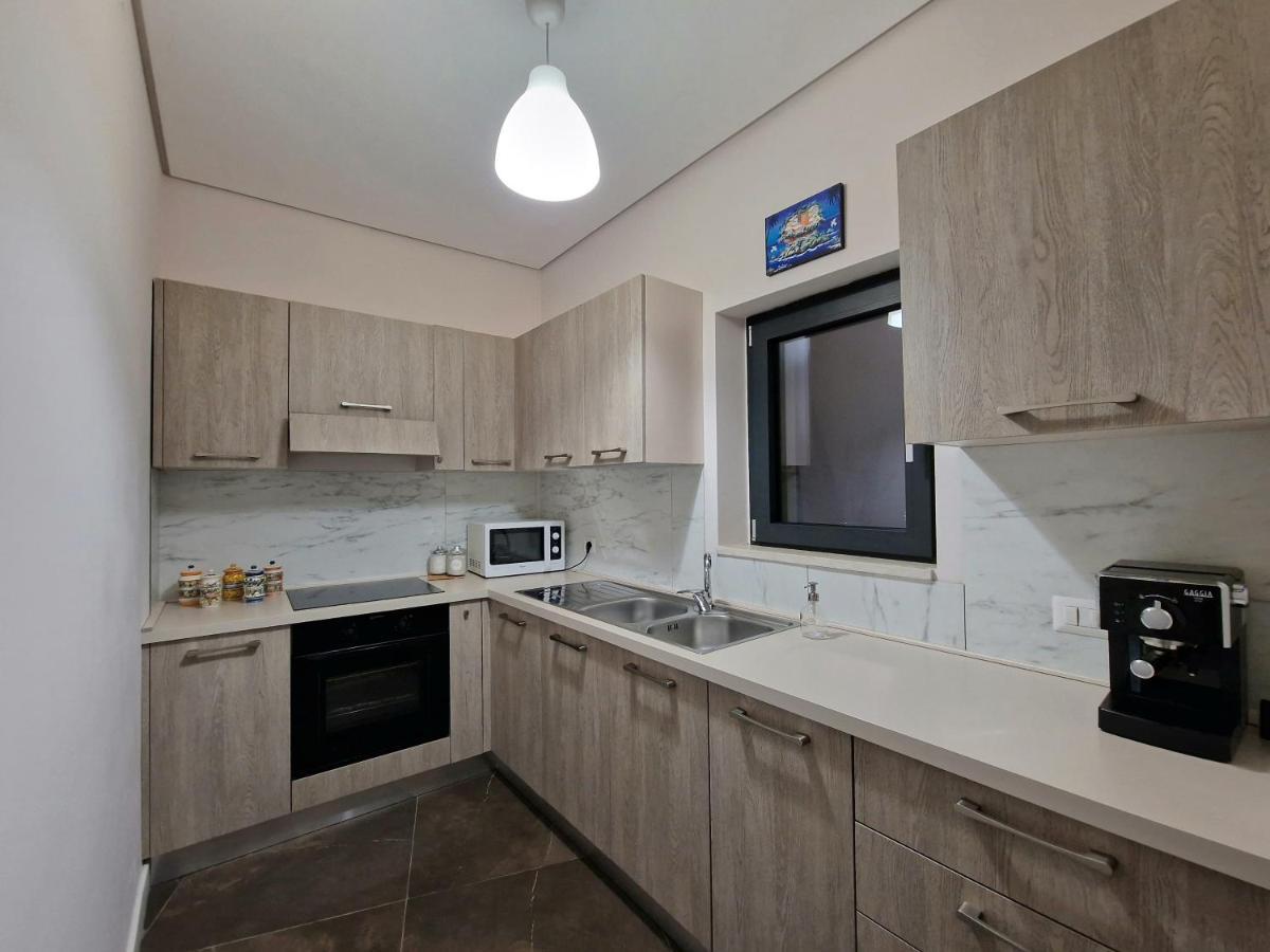The White Domus Apartment *