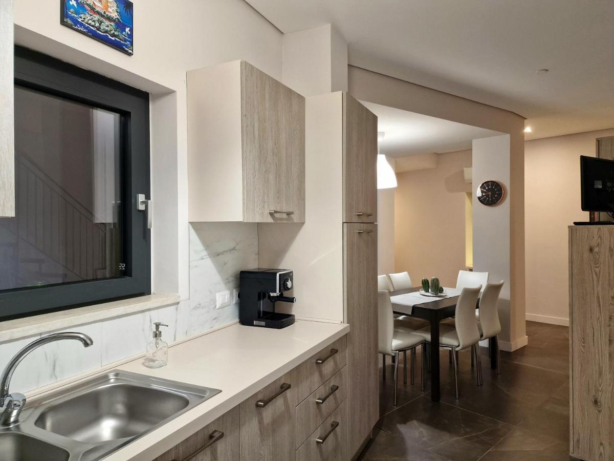 Apartment The White Domus