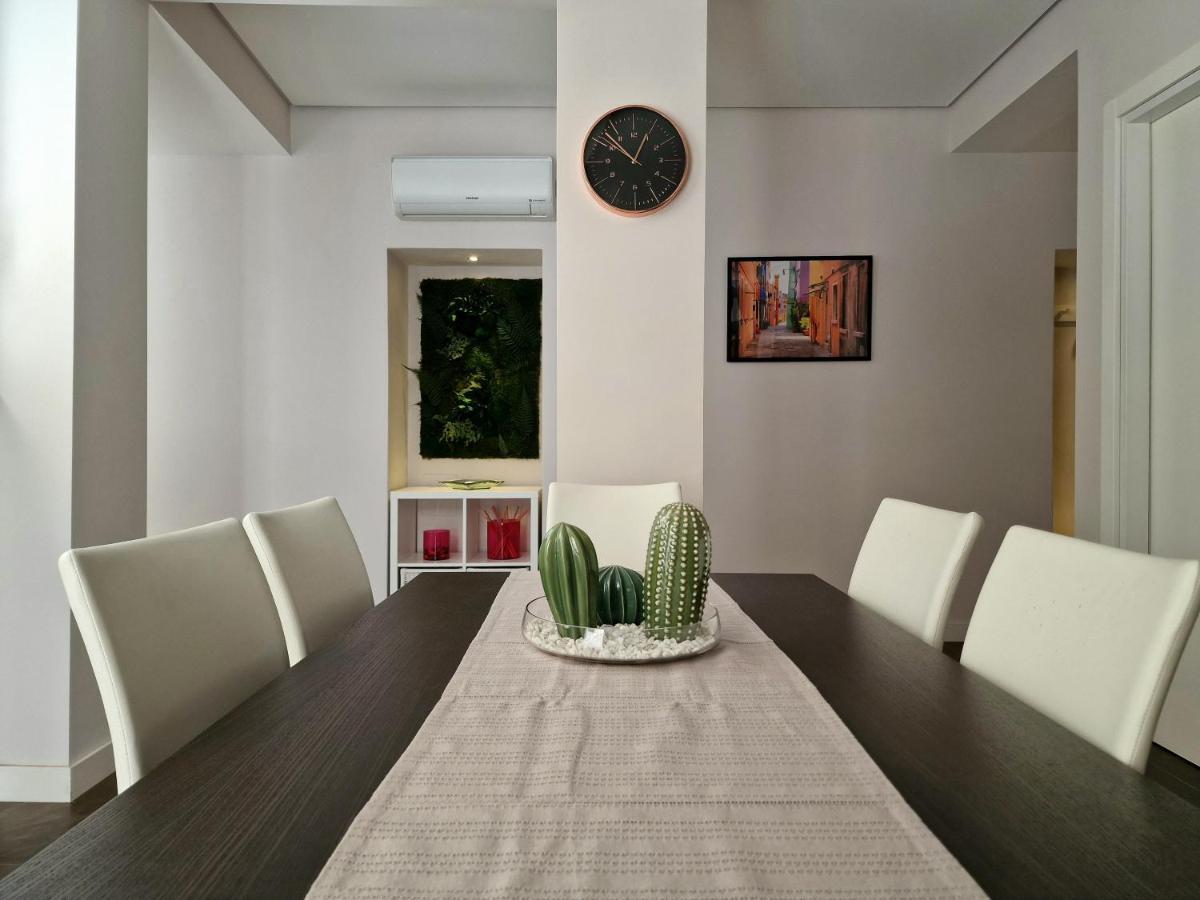 The White Domus Apartment